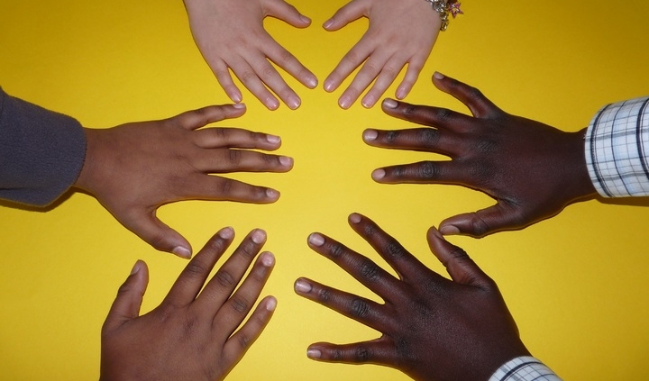 hand-finger-community-africa-communication-child-663260-pxhere.com